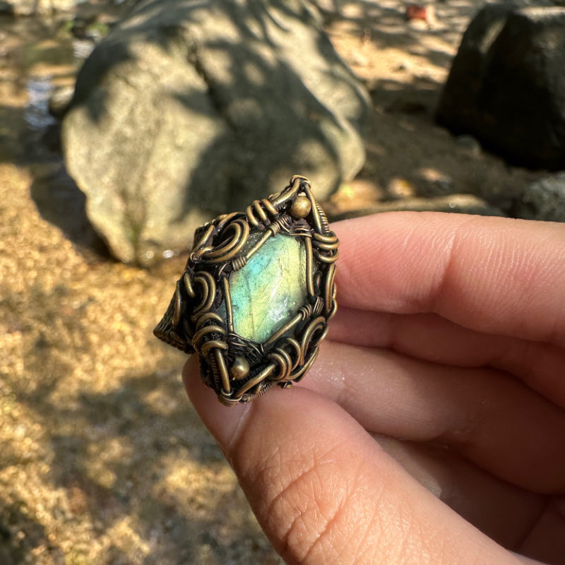 The Northern Veil Labradorite Ring