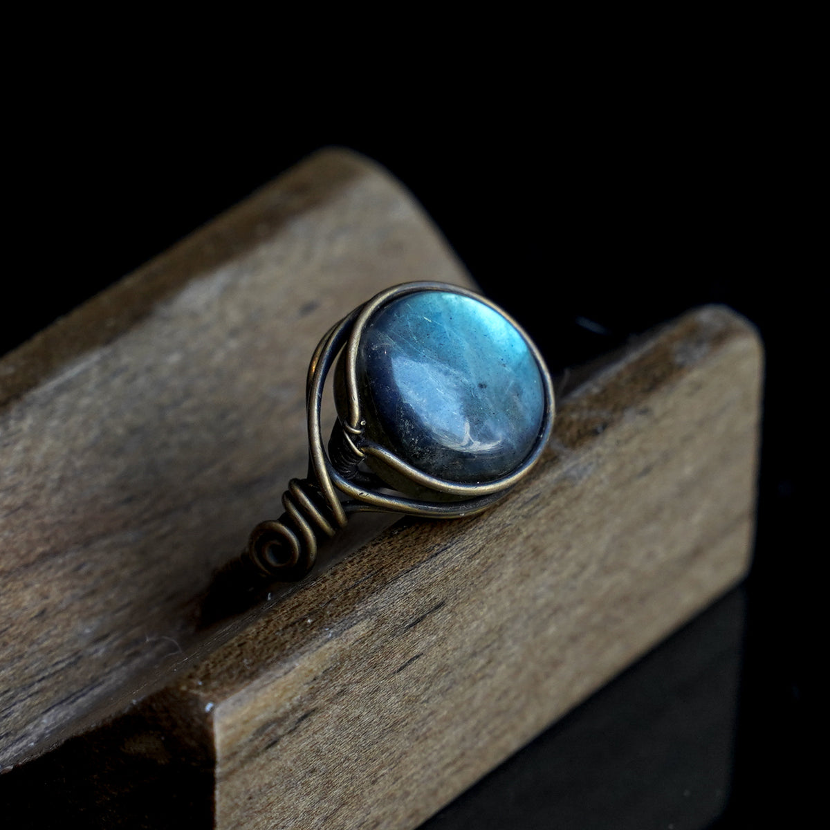 OOAK-The Blue Ember Labradorite Ring